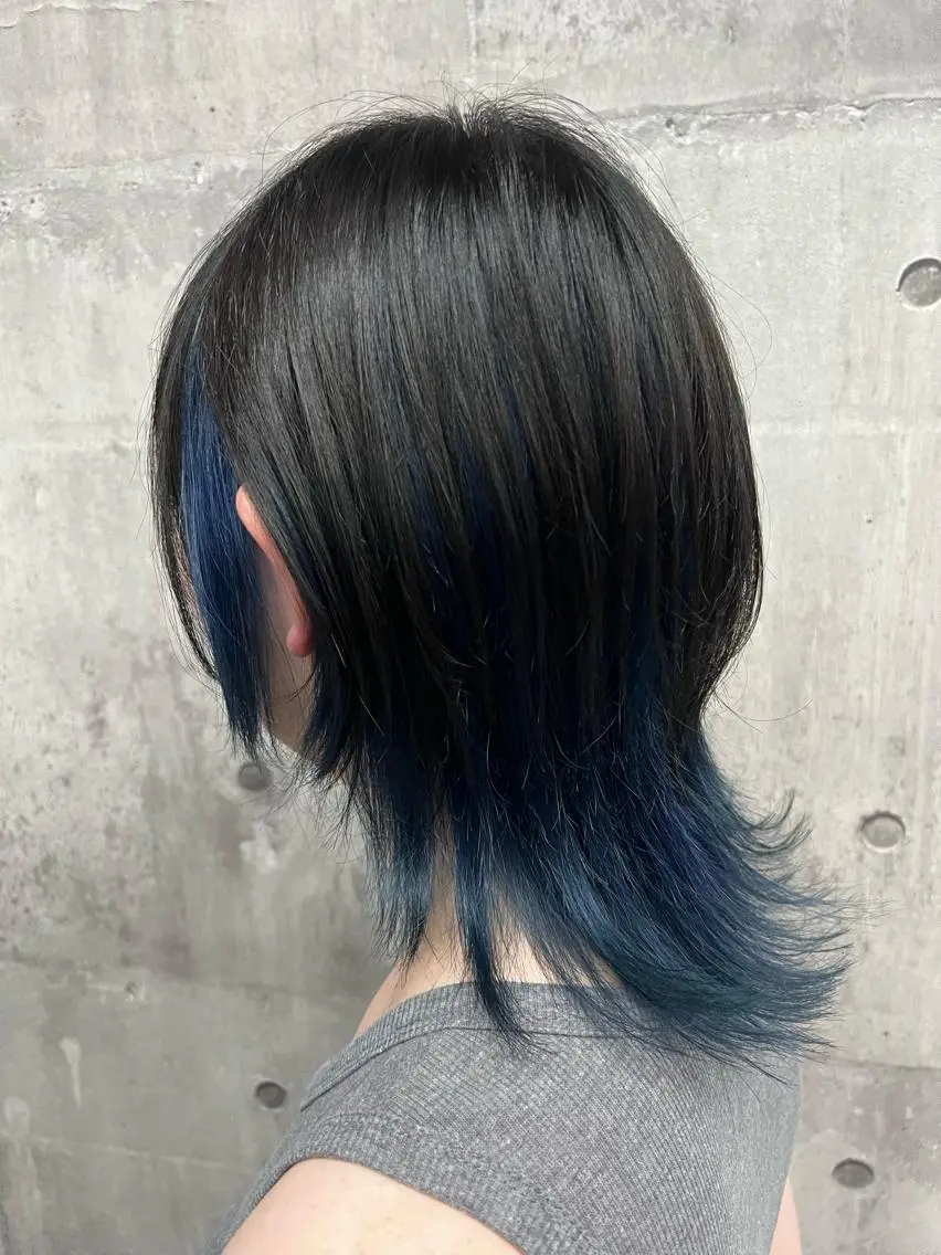 ミディアム ウルフカット torico yuriのヘアスタイル