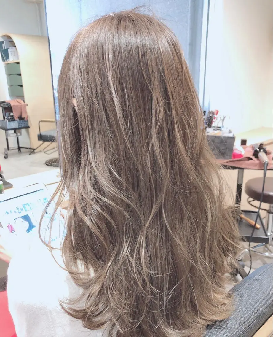 ロング カラー 新宿三丁目 田中美由紀のヘアスタイル