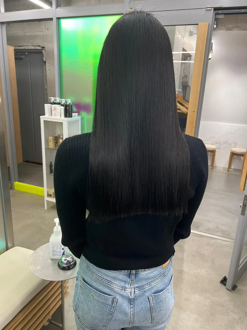 ロング ヘアアレンジ パーマ カラー ベージュカラー ブリーチ ケアカラー イヤリングカラー グレージュ ヘアケア特化型サロン newi 京橋のヘアスタイル