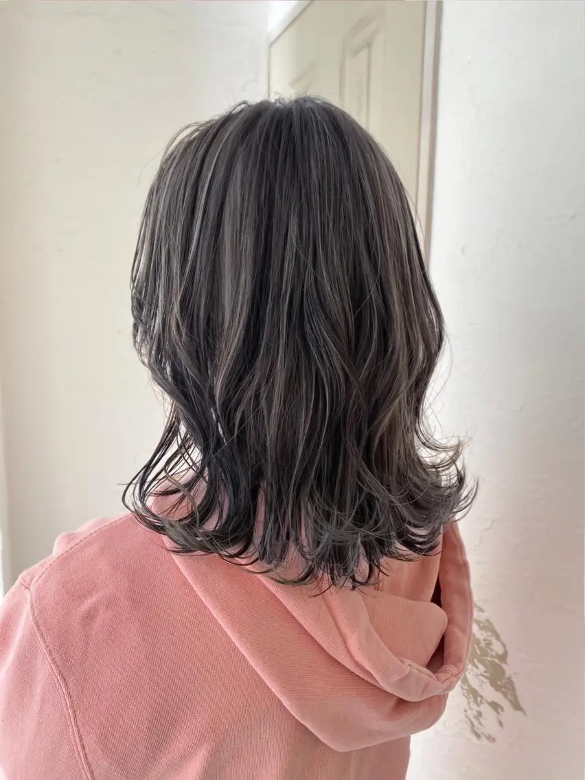 ミディアム カラー ハイライトカラー ハイライト カット ヘアカラー 🍑もも 🍑のヘアスタイル