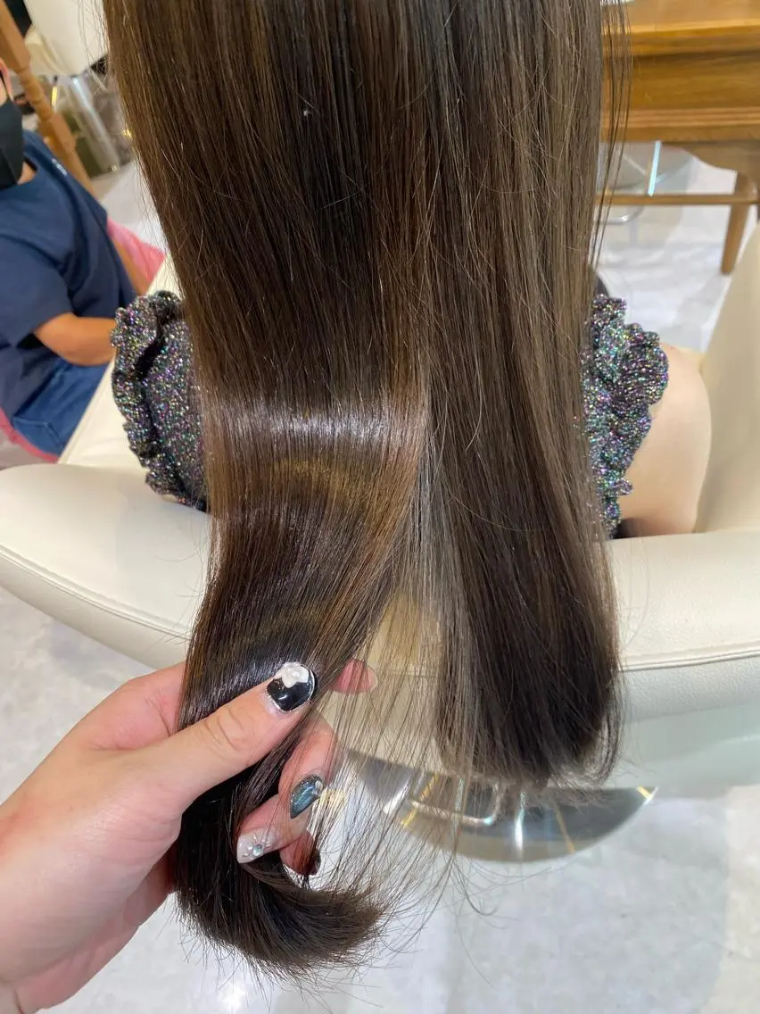 ロング カラー ヘアカラー 梛木 唯のヘアスタイル