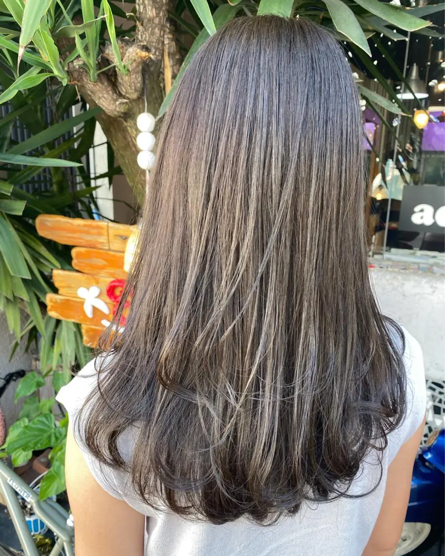 ロング カラー グレージュ ヘアカラー トリートメント 玉木 育実のヘアスタイル