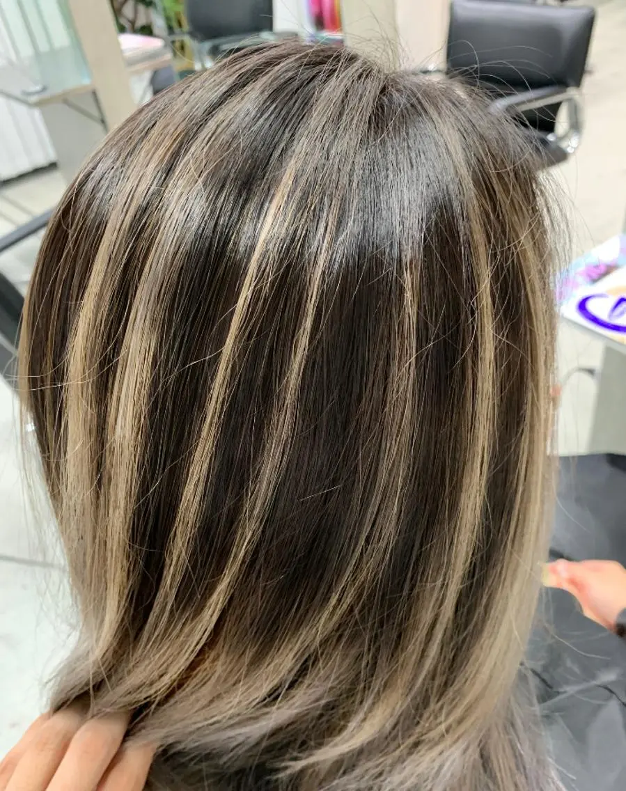 ミディアム カラー バレイヤージュ ハイライトカラー ハイライト レイヤーカット ✨カラー指名 No.1✨keitaのヘアスタイル