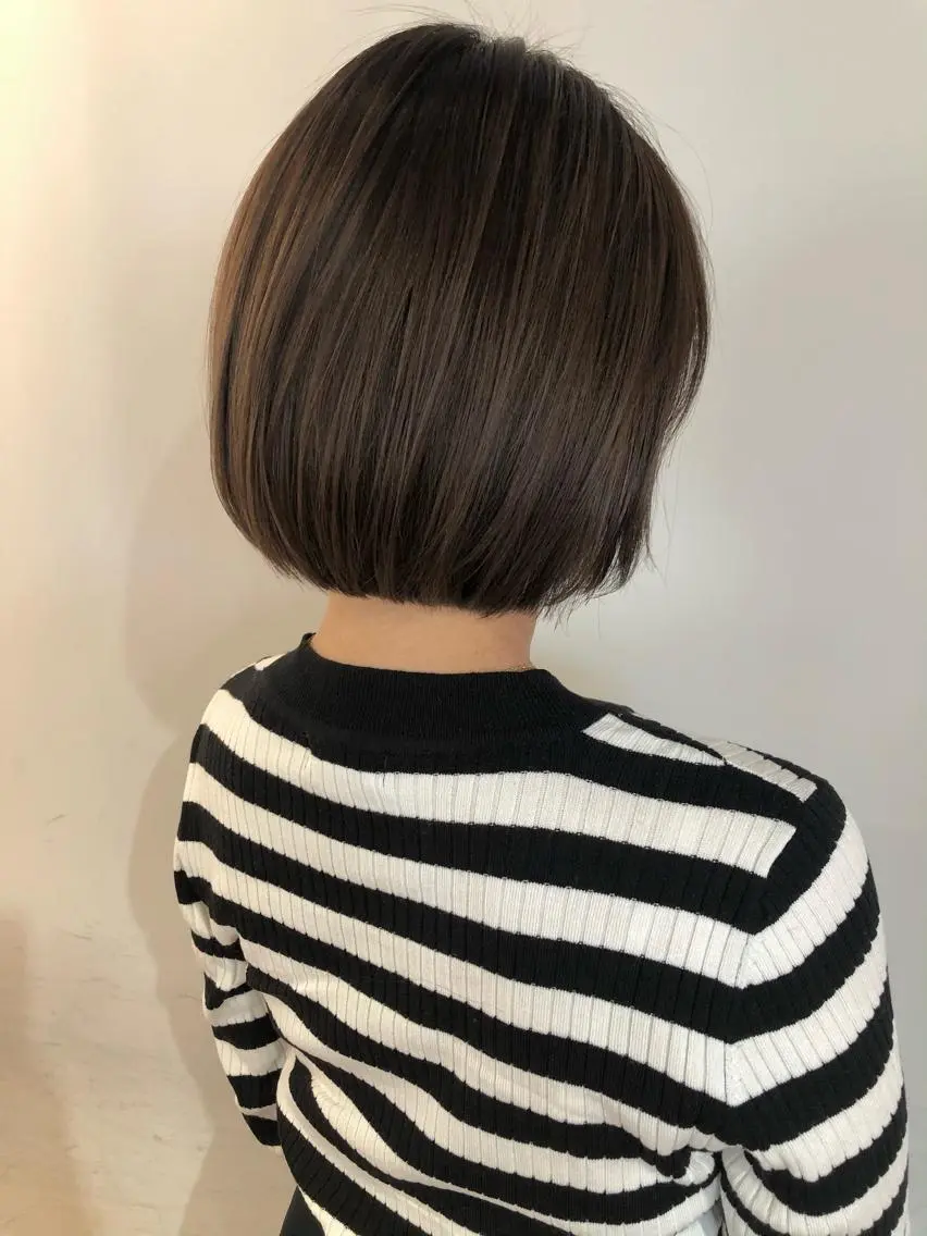 ショート カラー グレージュ ハイライトカラー ハイライト 上品な大人レイヤー 🍀渋谷🍀濱口敬太のヘアスタイル
