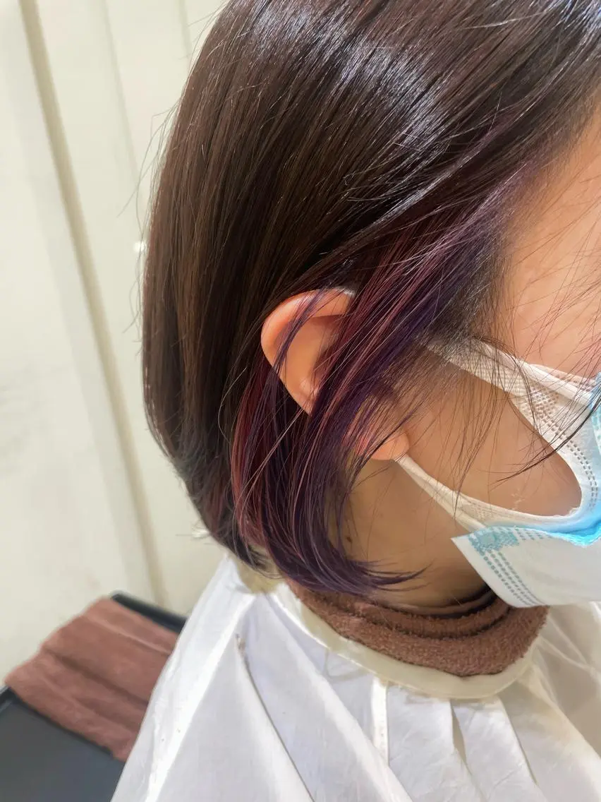 ショート カラー インナーカラー ピンクカラー パープルカラー 渡部 恭子のヘアスタイル