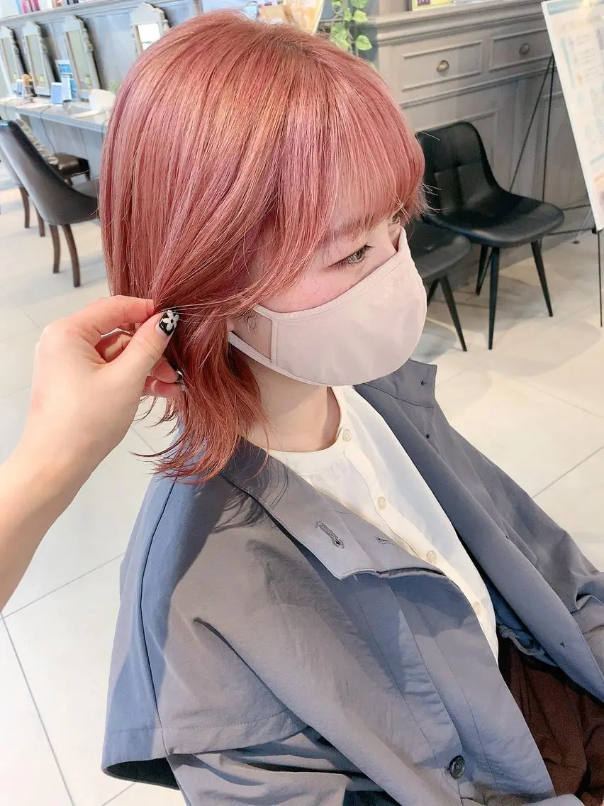 ショート カラー 透明感ハイトーン🦄 キラ🌈のヘアスタイル