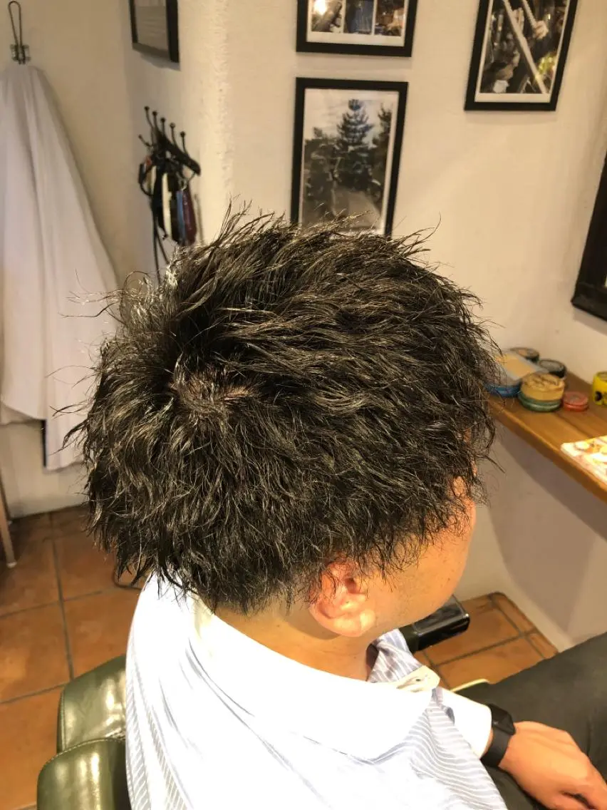 ショート パーマ メンズ フェードカット カット パーマ 冨士川 英樹のヘアスタイル