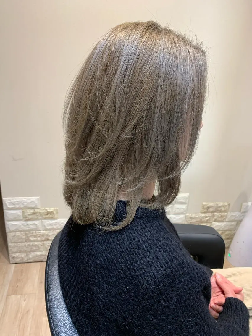 ショート カラー ベージュカラー ホワイトベージュ ヘアカラー 大久保 隆蔵のヘアスタイル