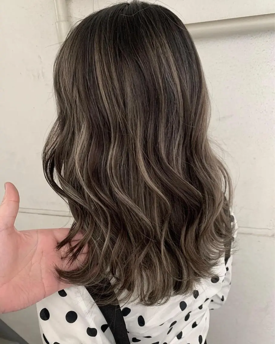 ロング カラー ハイライトカラー ハイライト 福西 洋斗のヘアスタイル