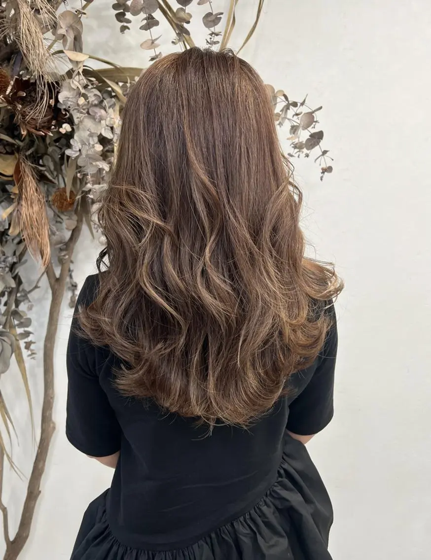 ロング ヨシンモリ 韓国風ヘア ワンホンヘア カット パーマ 小山田 彩美のヘアスタイル