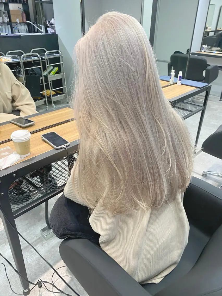 カラー 𝐚𝐨𝐢/ DAOのヘアスタイル