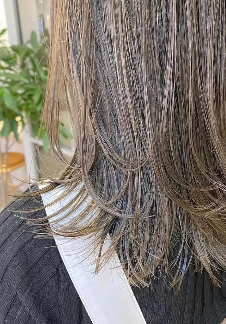 ミディアム ハイレイヤー レイヤーカット 表参道レイヤーカット 髪質改善山岸季生のヘアスタイル