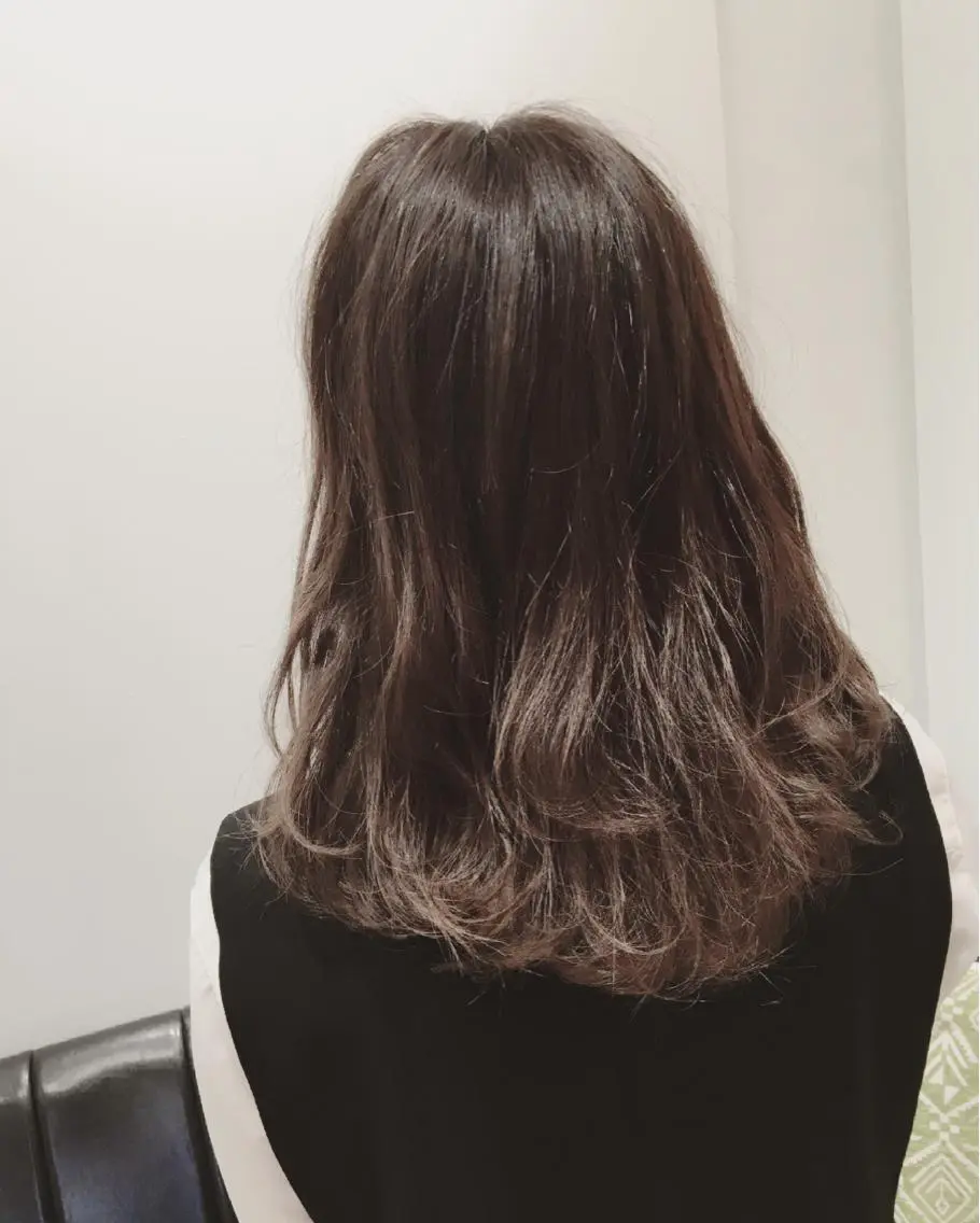 ミディアム カラー ブリーチ ブリーチなしカラー カット ヘアカラー トリートメント 田室 和幸のヘアスタイル
