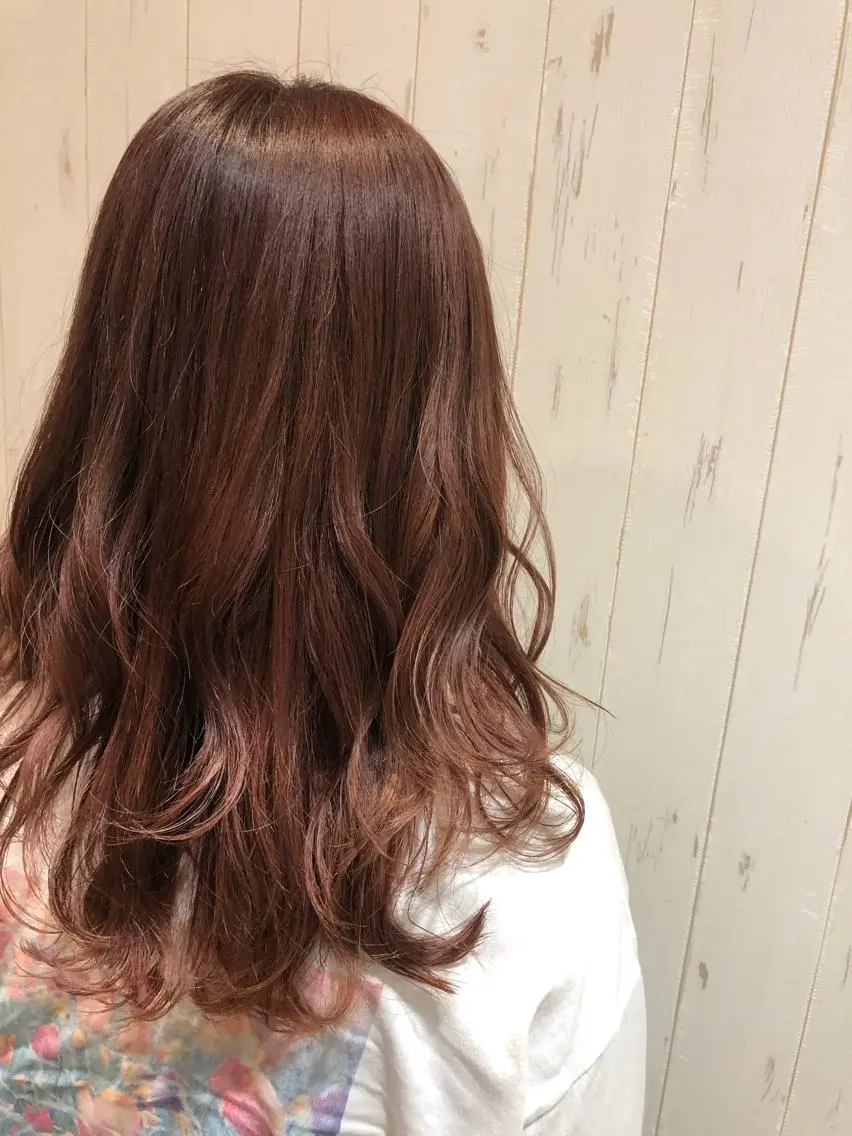 セミロング 小笠原 愛美のヘアスタイル