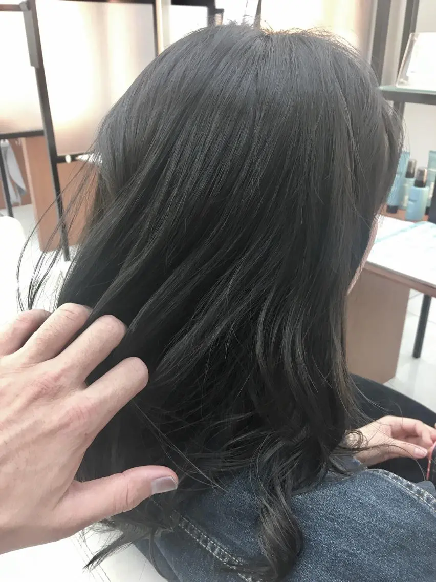 カラー バレイヤージュ ブルーカラー ブルージュ イルミナカラー 外国人風カラー カット ヘアカラー ブリーチ/バレイヤ ージュ川端裕司のヘアスタイル