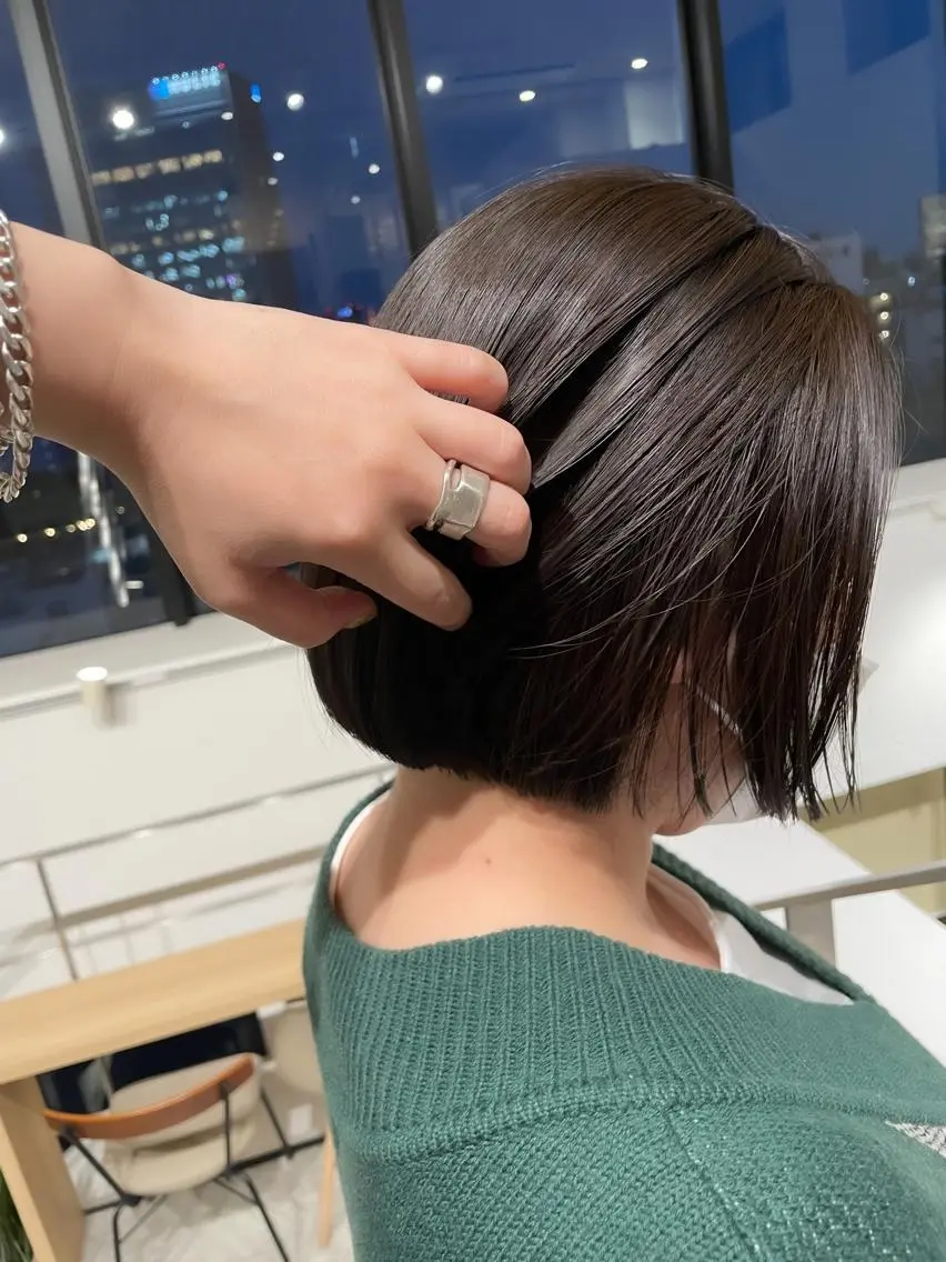 ショート カラー ヘアアレンジ アイブロウ ミニボブ/ブリーチ 🌈MISATOのヘアスタイル
