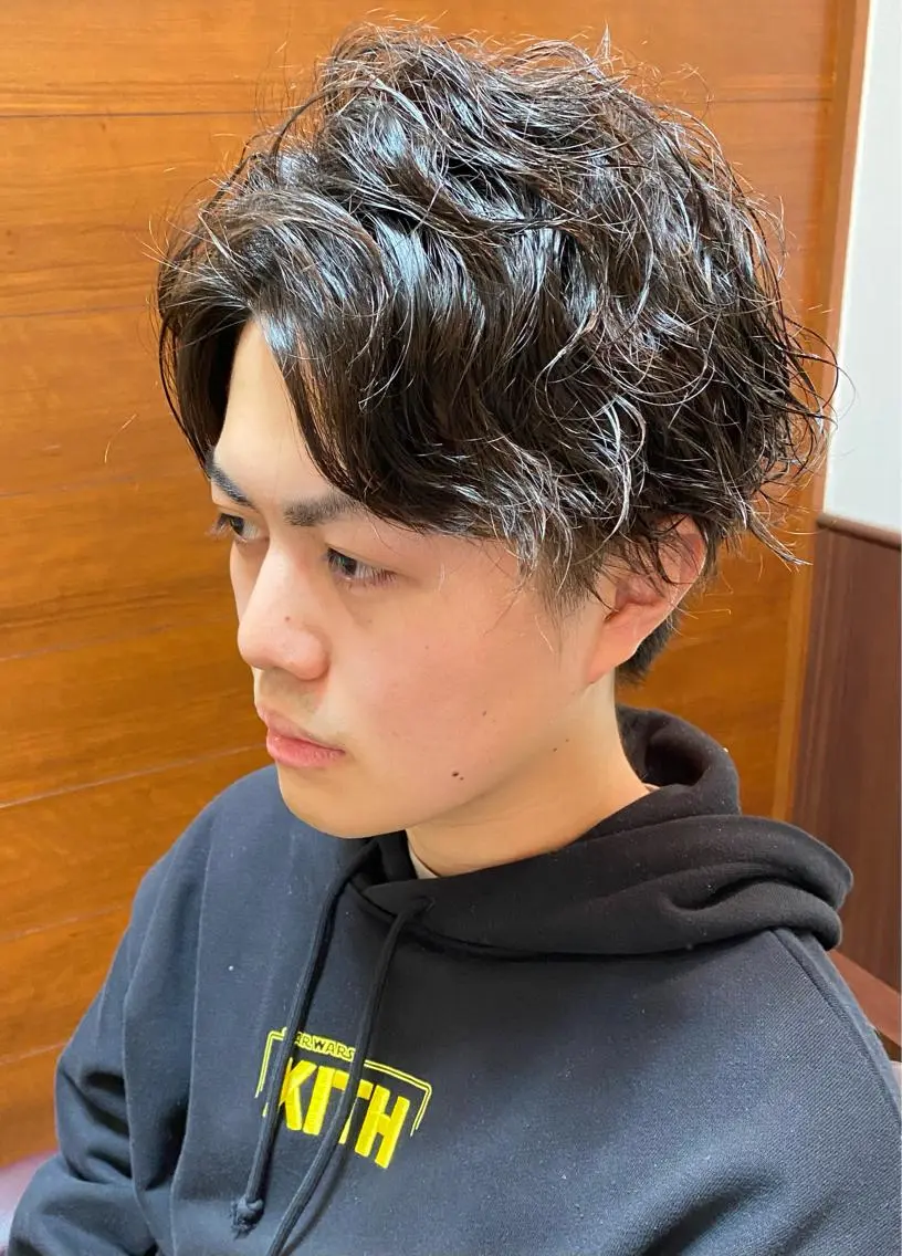 ミディアム パーマ メンズ ミディアムパーマ メンズパーマ スパイラルパーマ カット パーマ メンズ定着率No.1 💈君島祥太💈のヘアスタイル