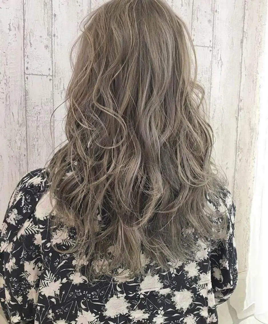 ロング カラー パーマ ヘアアレンジ 大阪レミーエクステ チビ編み込みのヘアスタイル