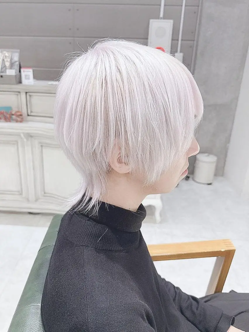 ショート カラー メンズ ヘアアレンジ メンズハイトーン マッシュウルフ マッシュ メンズウルフカット ダブルカラー DAYS Men’sのヘアスタイル
