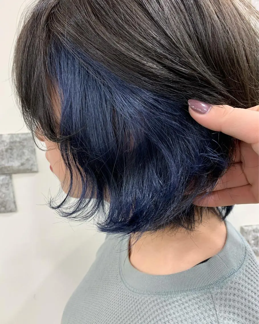 ショート カラー 薄田 珠美のヘアスタイル