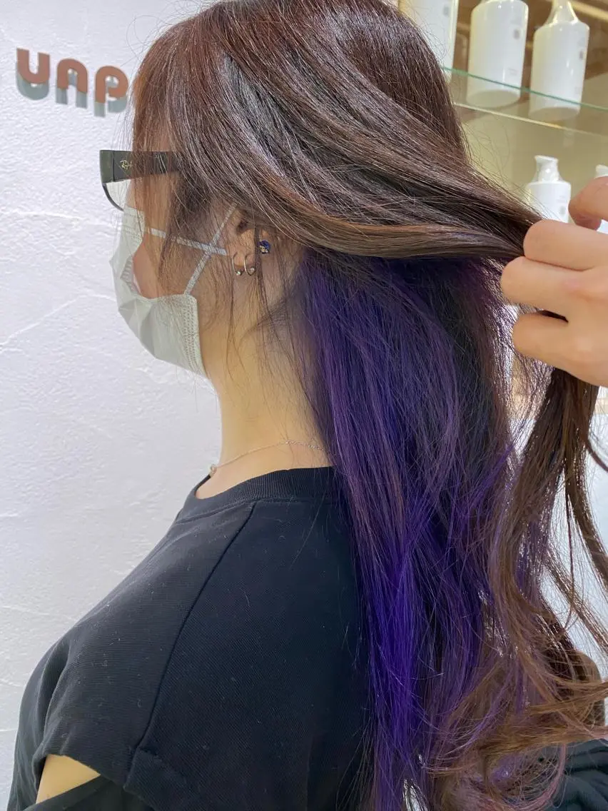 ロング カラー 辻出 綾弥のヘアスタイル
