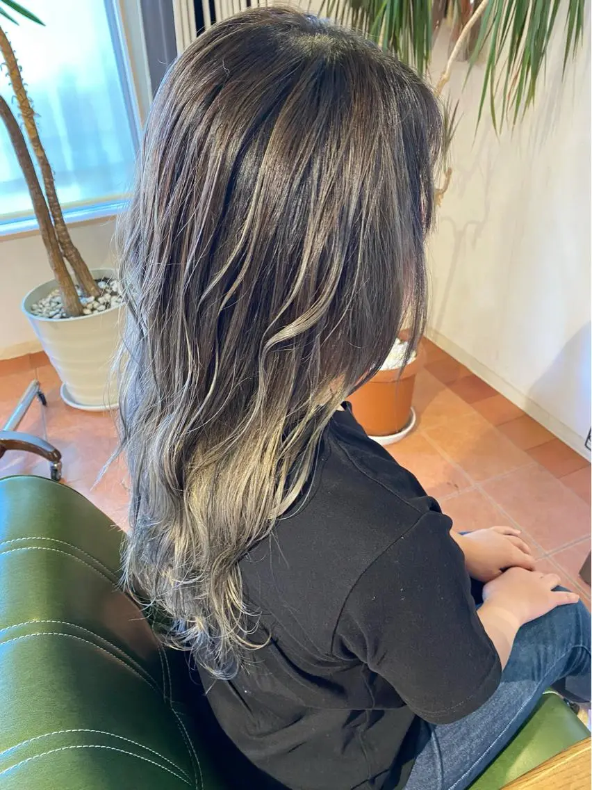 ロング カラー ヘアカラー トリートメント 石井 佑樹のヘアスタイル