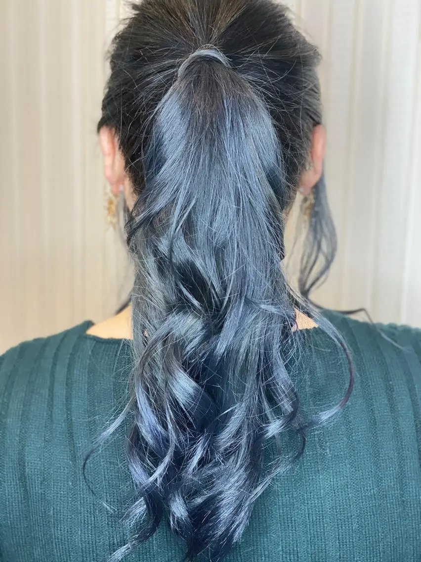ロング カラー ブルーカラー シルバー 宍戸 海斗のヘアスタイル