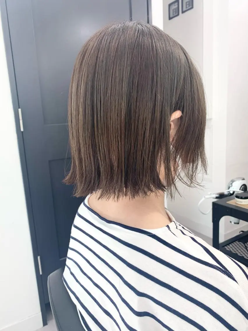 ミディアム カラー ヘアアレンジ メンズ キッズ ネイル マツエク・マツパ アイブロウ 似合せレイヤー／ 柔らか透明感カラーのヘアスタイル
