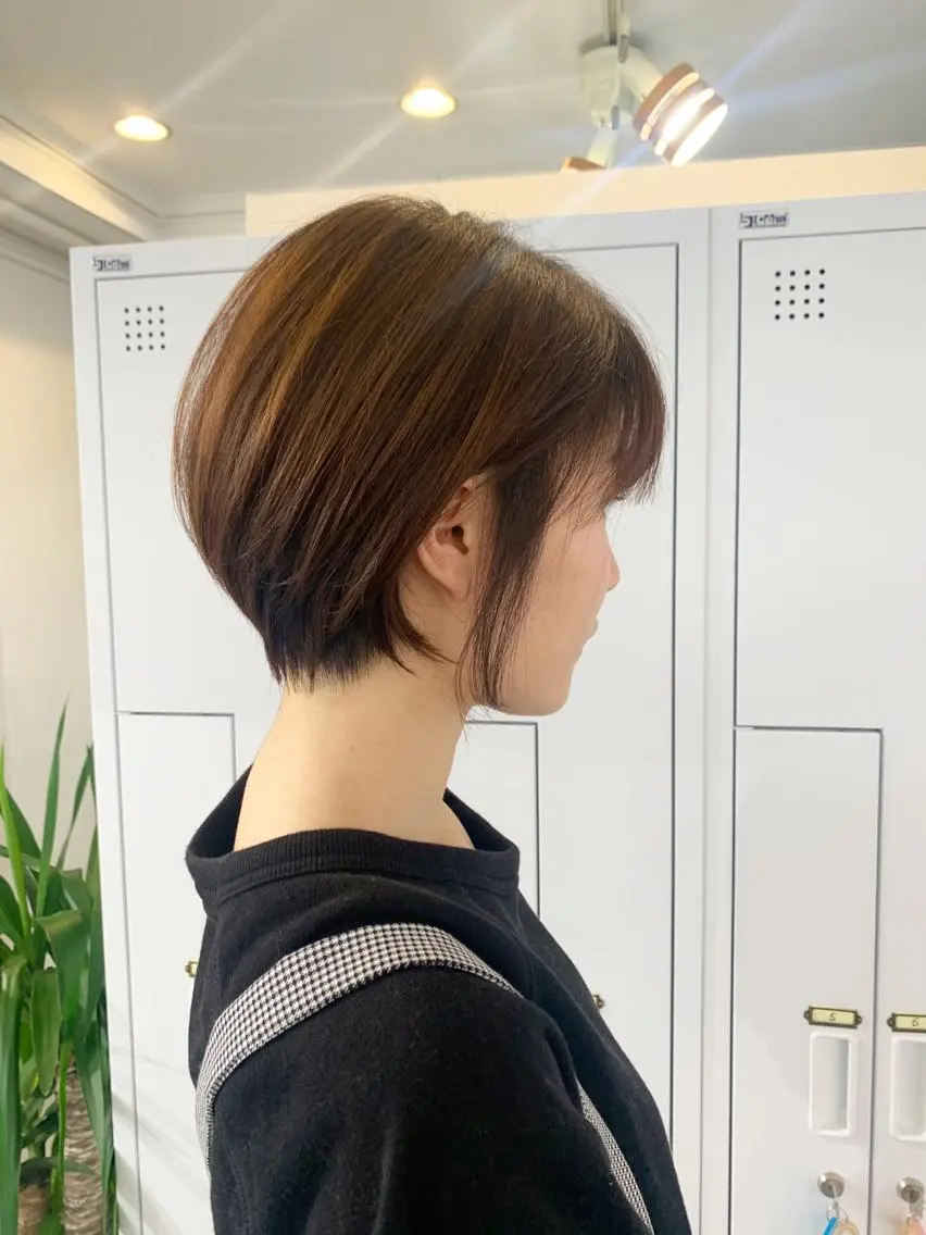 ショート ショートボブ 丸みショート ボブ ショートヘア カット ヘアカラー トリートメント レイヤー×縮毛矯正 深見 拓のヘアスタイル