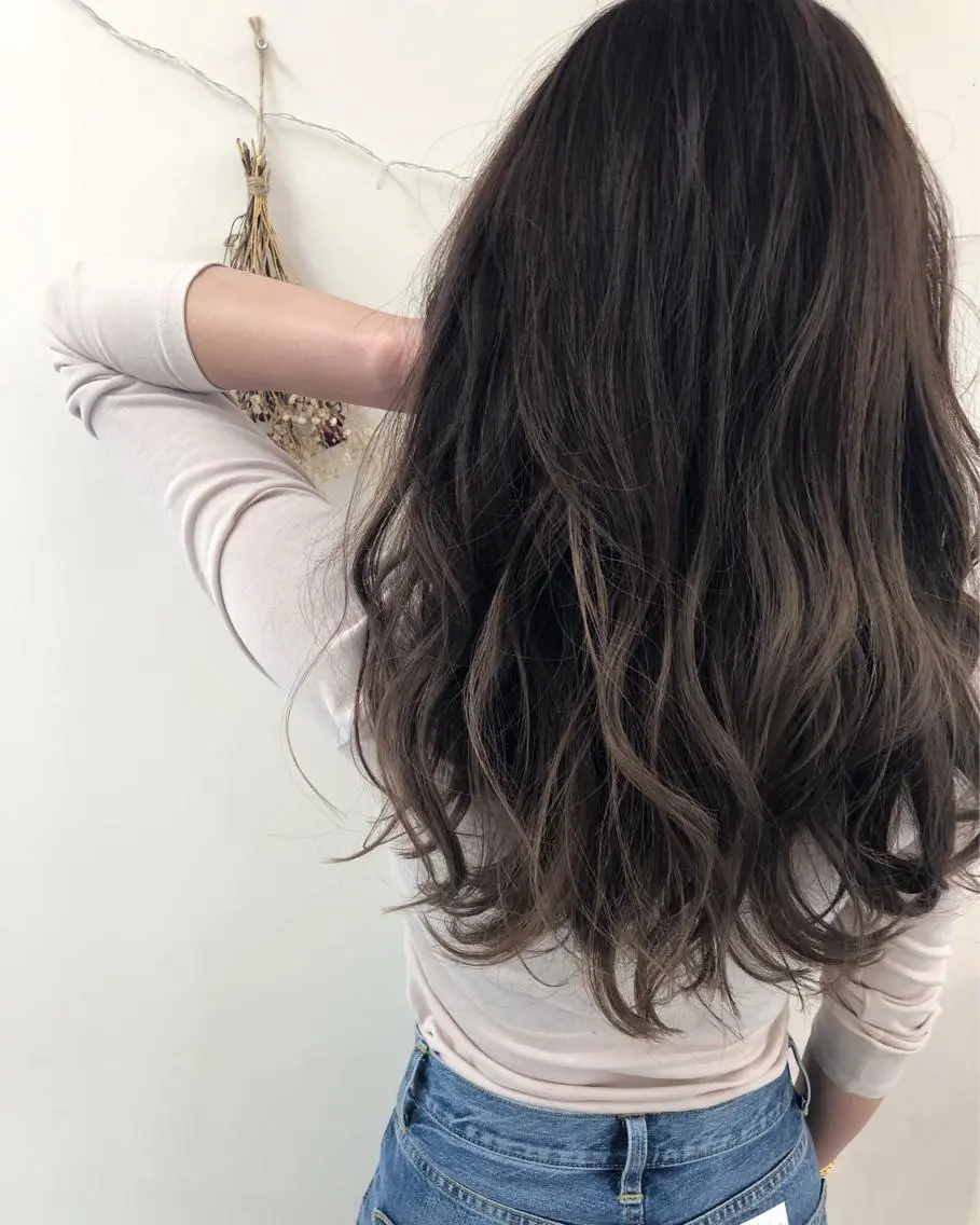 セミロング カラー タナカ タクヤのヘアスタイル