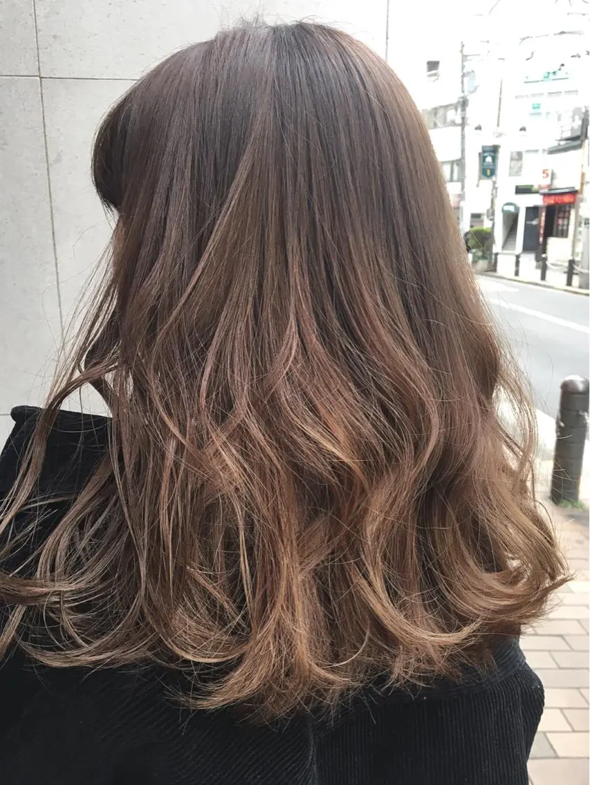 ロング カラー ベージュカラー 狩野 羅夢のヘアスタイル