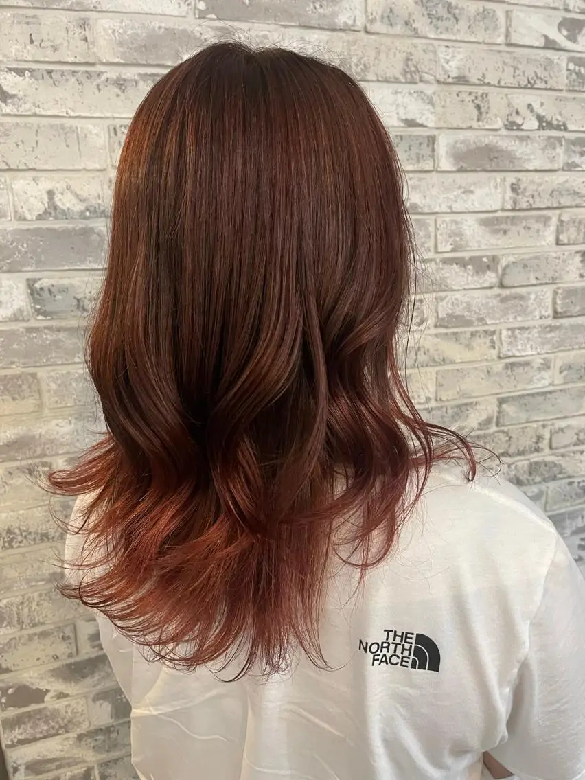 セミロング カラー グラデーションカラー ピンクカラー art-Lago 宮司のヘアスタイル