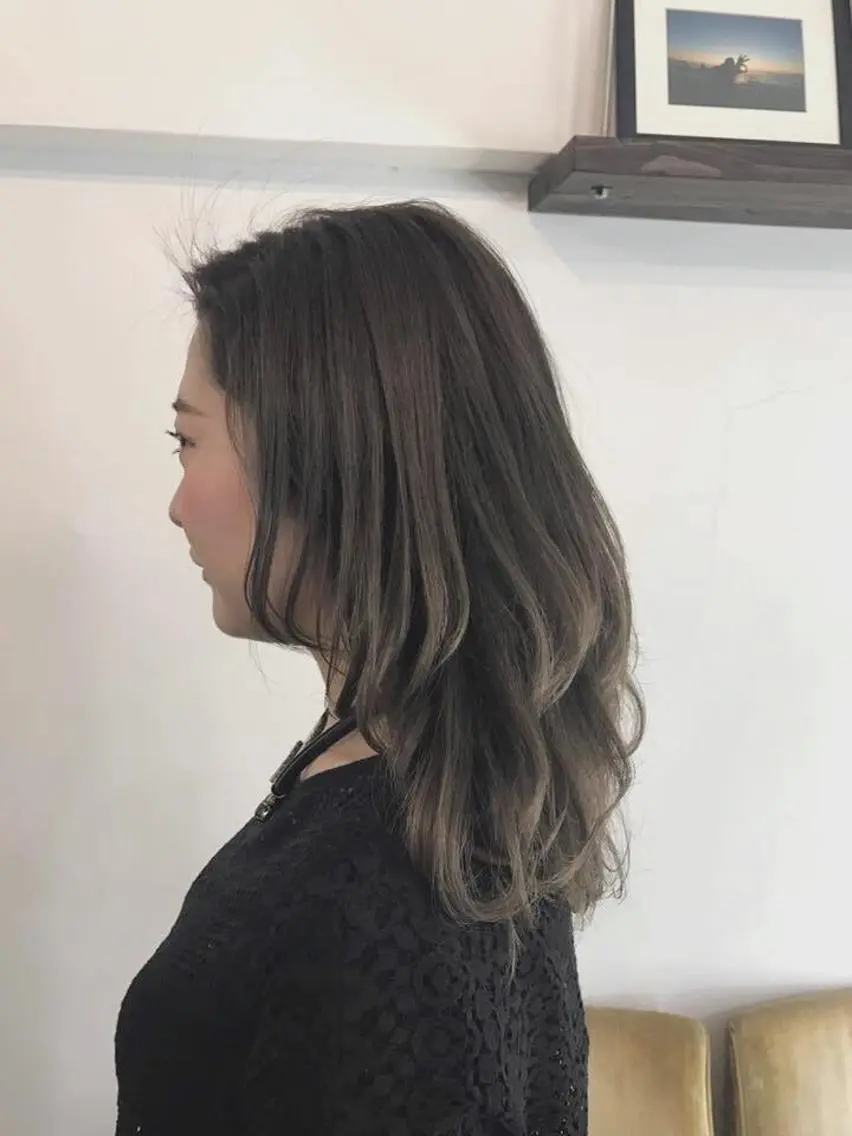 セミロング ボブ♡柔らかいカラー 實松栞理のヘアスタイル