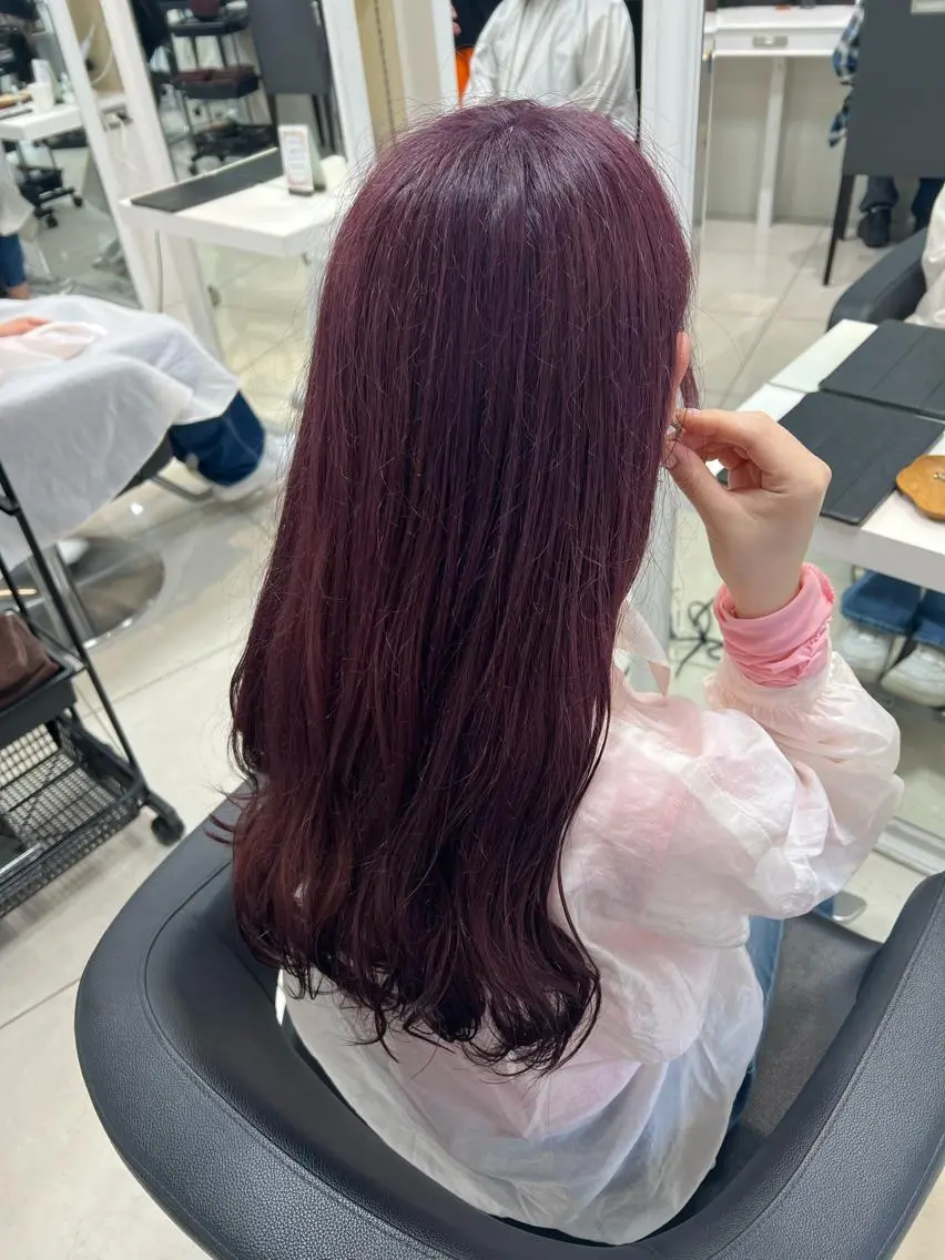 ロング カラー ブリーチ カシス イルミナカラー ピンクカラー ヘアカラー トリートメント 【暖色カラー特化】 中山由梨のヘアスタイル