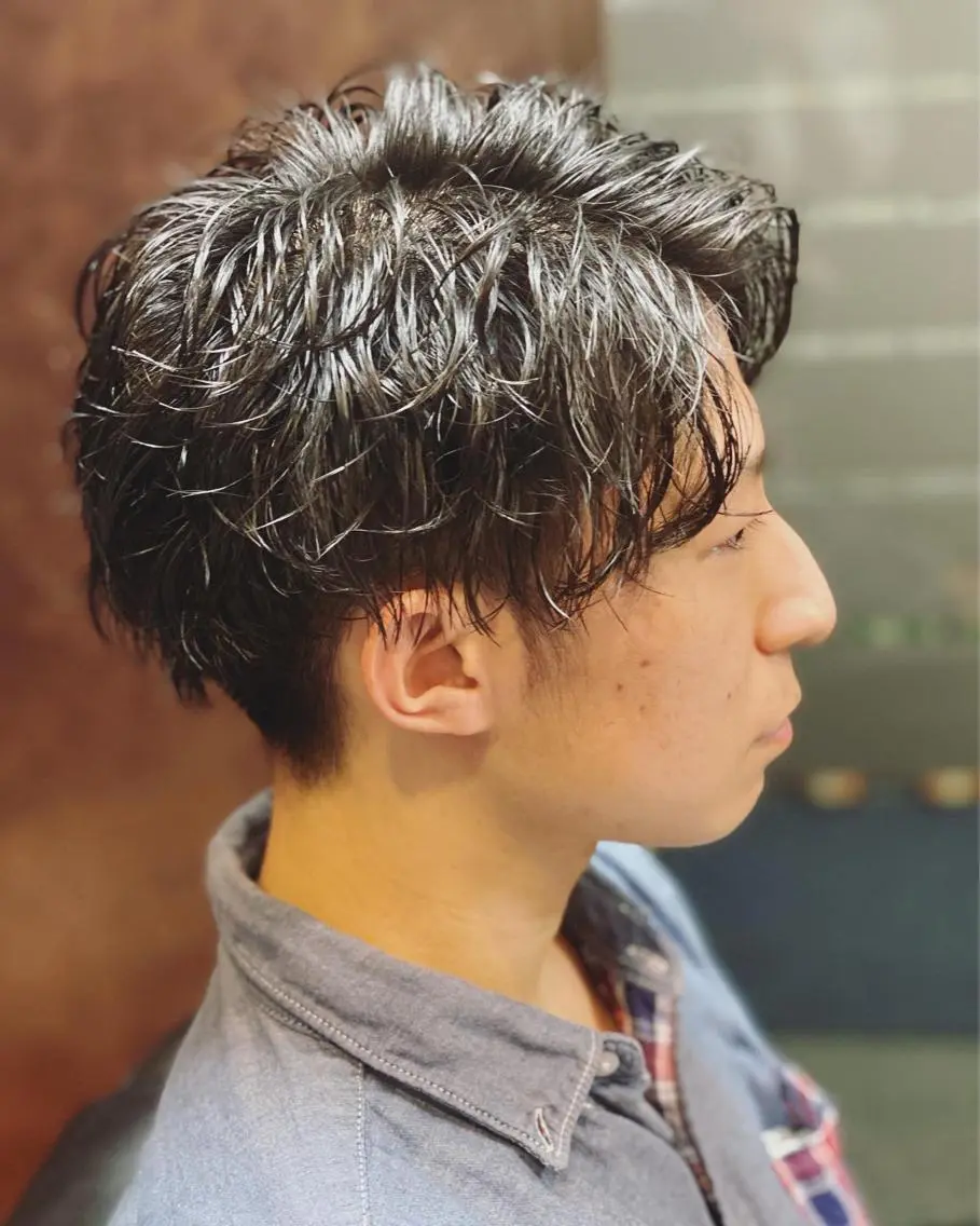 ミディアム パーマ メンズ 波岡 萩斗のヘアスタイル