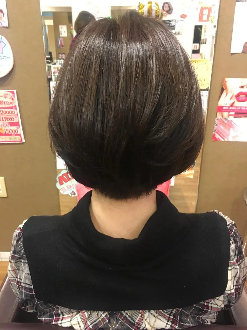ショート カラー イルミナカラー CALMHAIR 五十實淳のヘアスタイル
