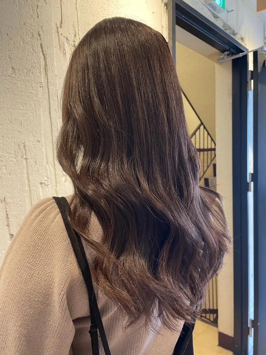 ロング EIGHT 中川原 菜々子のヘアスタイル