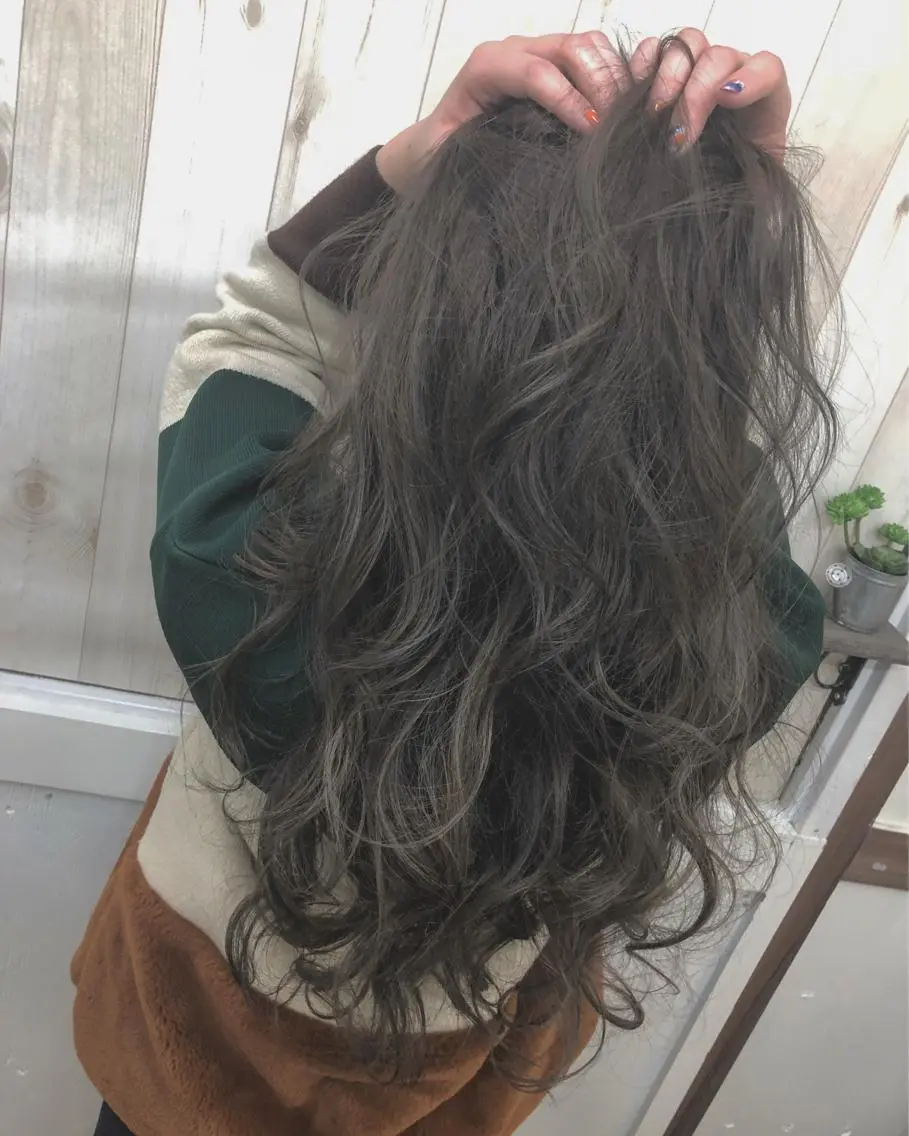 ロング Loob.TOKYO MIYA🌈のヘアスタイル