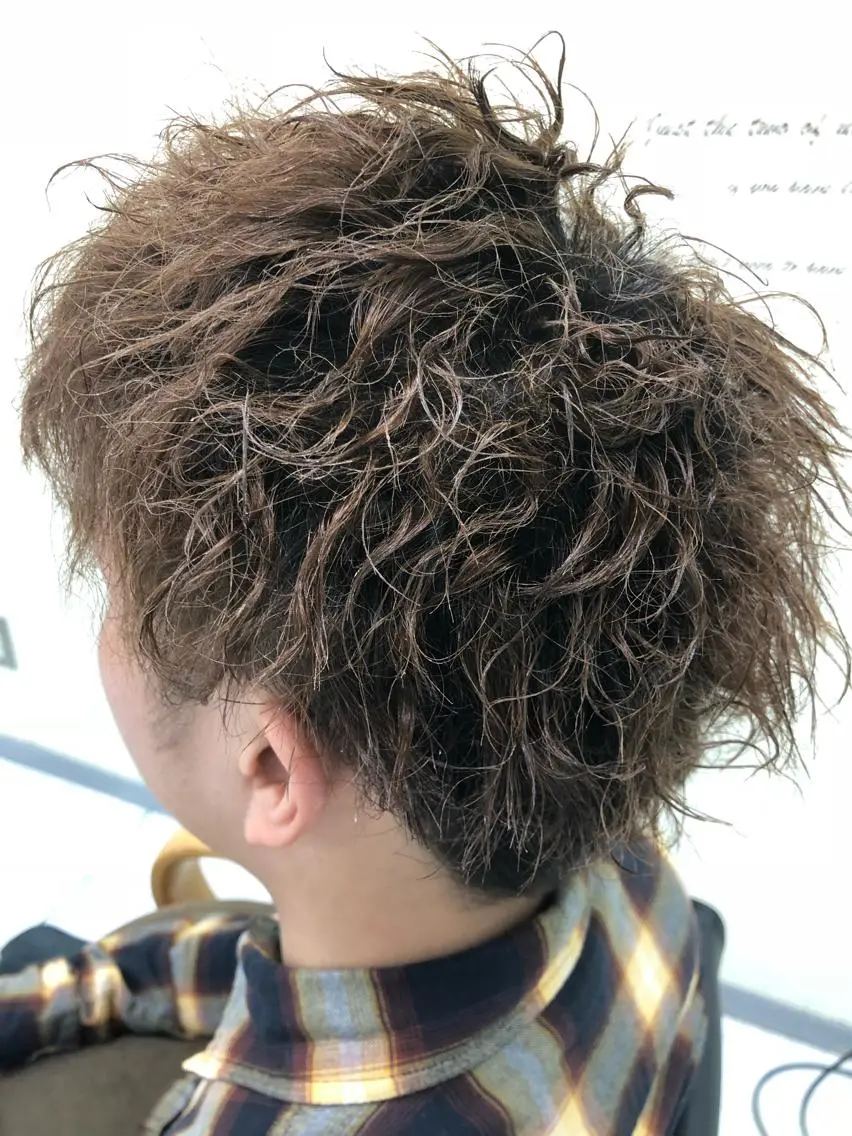 メンズ メンズパーマ メンズツイストパーマ ツイストパーマ 前田 朋樹のヘアスタイル