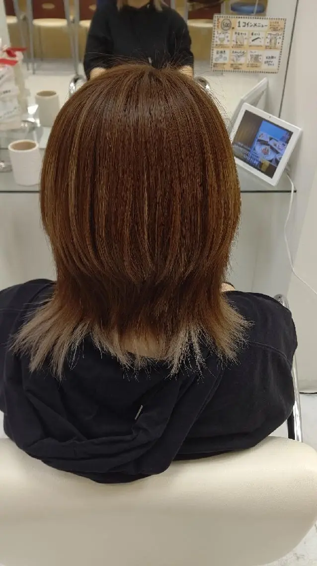 ミディアム 外ハネヘア ウルフカット 山田 昭美のヘアスタイル