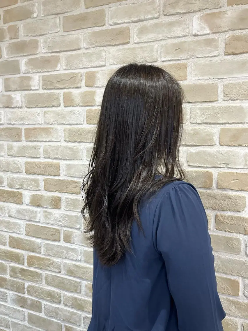ロング sayaka 透明感カラーのヘアスタイル