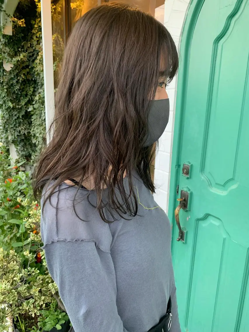 セミロング カラー ヘアカラー 佐藤 美咲のヘアスタイル
