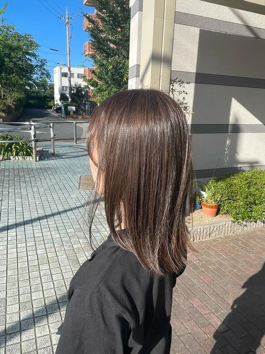 セミロング カラー 吉川 莉央のヘアスタイル
