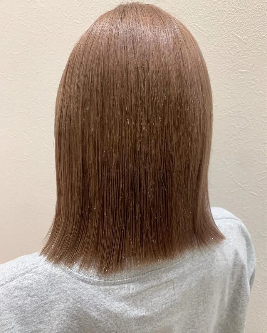 ミディアム カラー ベージュカラー ミルクティーベージュ カット ヘアカラー トリートメント hubhair レイヤー/透明感のヘアスタイル