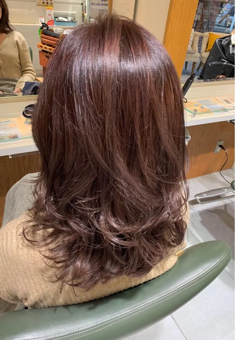 セミロング カラー パーマ ヘアアレンジ ブラウンカラー ハイライトカラー ピンクカラー ピンクブラウン ハイライト fukuyasu rikaのネイルデザイン