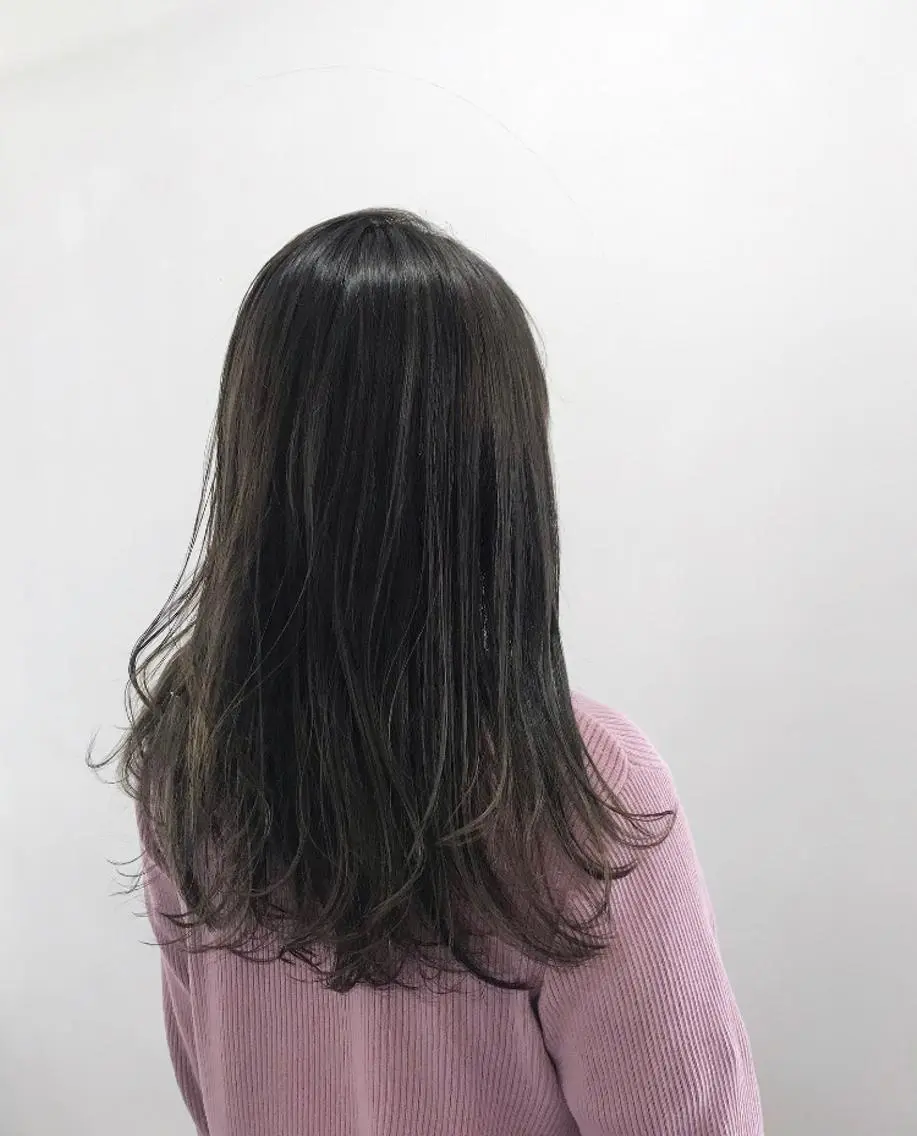 カラー WATANABE MISAKIのヘアスタイル