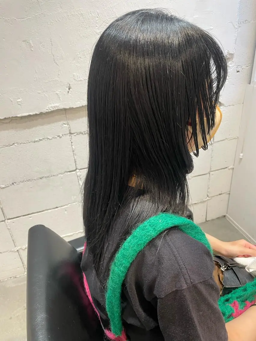 ロング カラー ブルーカラー ブルーグレー 透明感カラー レイヤー♡ 石川優奈のヘアスタイル