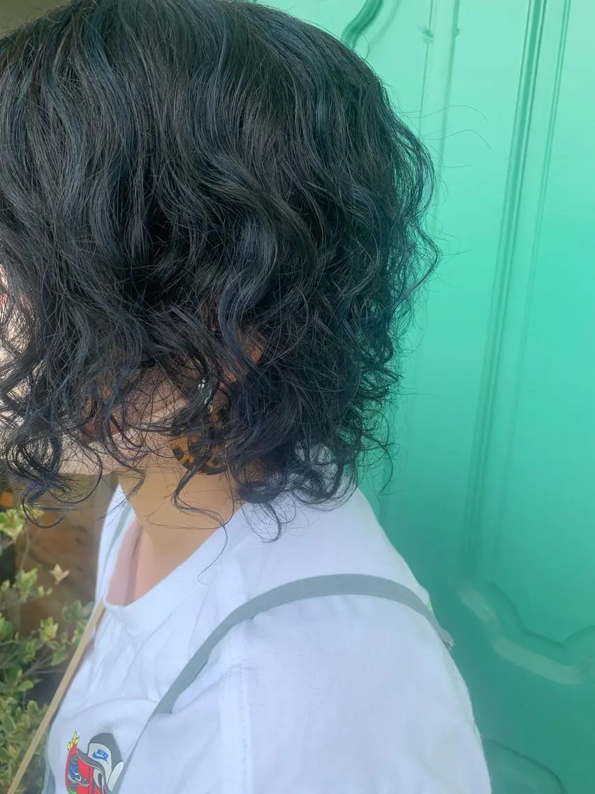 ショート ハイライト ウルフカット ヘアカラー 佐藤 美咲のヘアスタイル