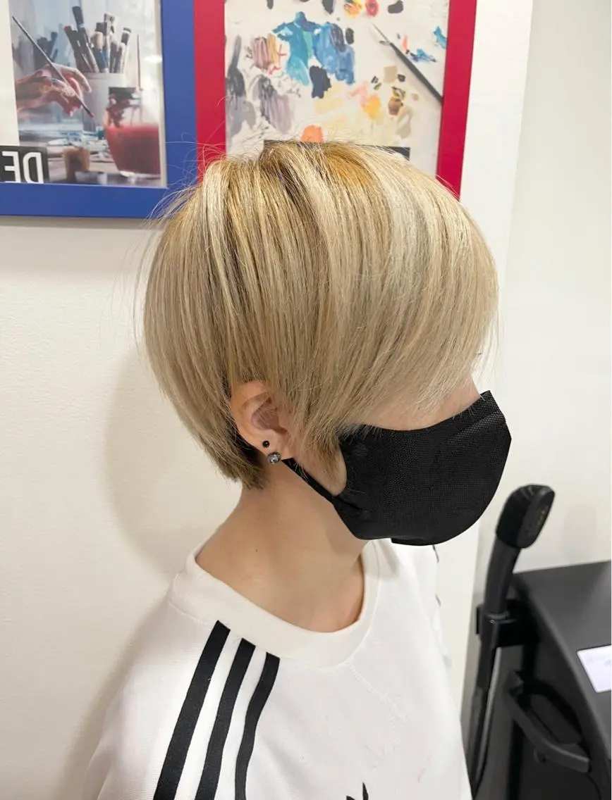 ショート カラー ヘアカラー トリートメント 秋葉 一郎のヘアスタイル