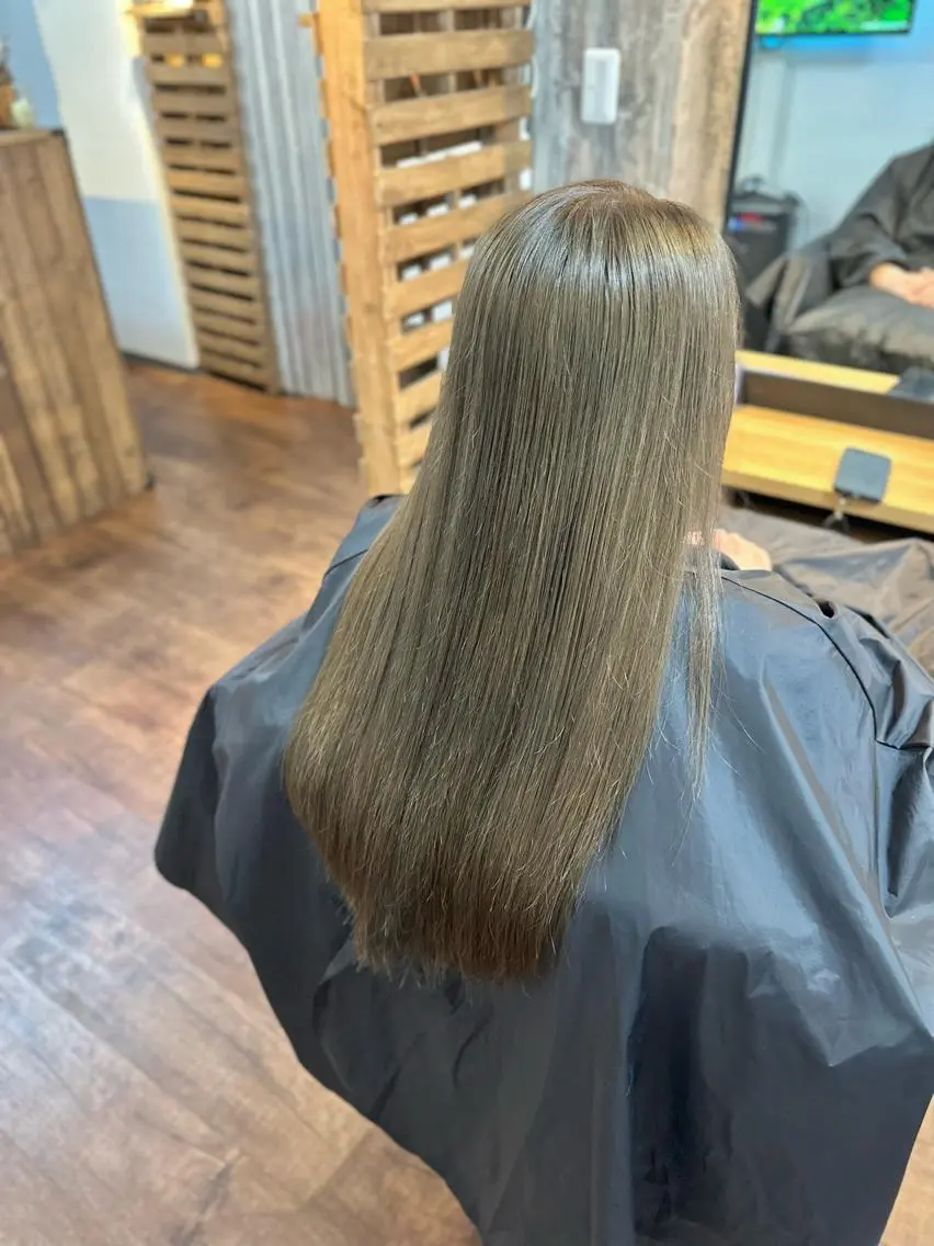ロング カラー ブリーチ グレージュ カット ヘアカラー Luzir⭐︎ GEN⭐︎のヘアスタイル